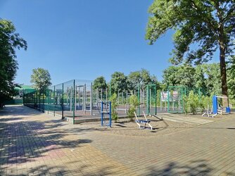 Спортивная площадка в парке Белореченска.JPG