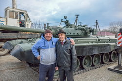 Татульян Саркис Саакович и танк.....jpg