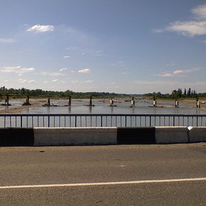 вид с автомобильного моста через р. Белую на газопровод у г. Белореченска, июль 2008.JPG