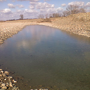 небольшое озерцо оставшееся от одного из рукавов реки Белой у г. Белореченска, январь 2008.JPG