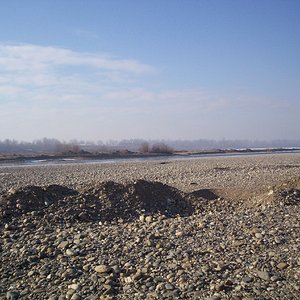 река Белая (вид с дамбы), январь 2008.JPG