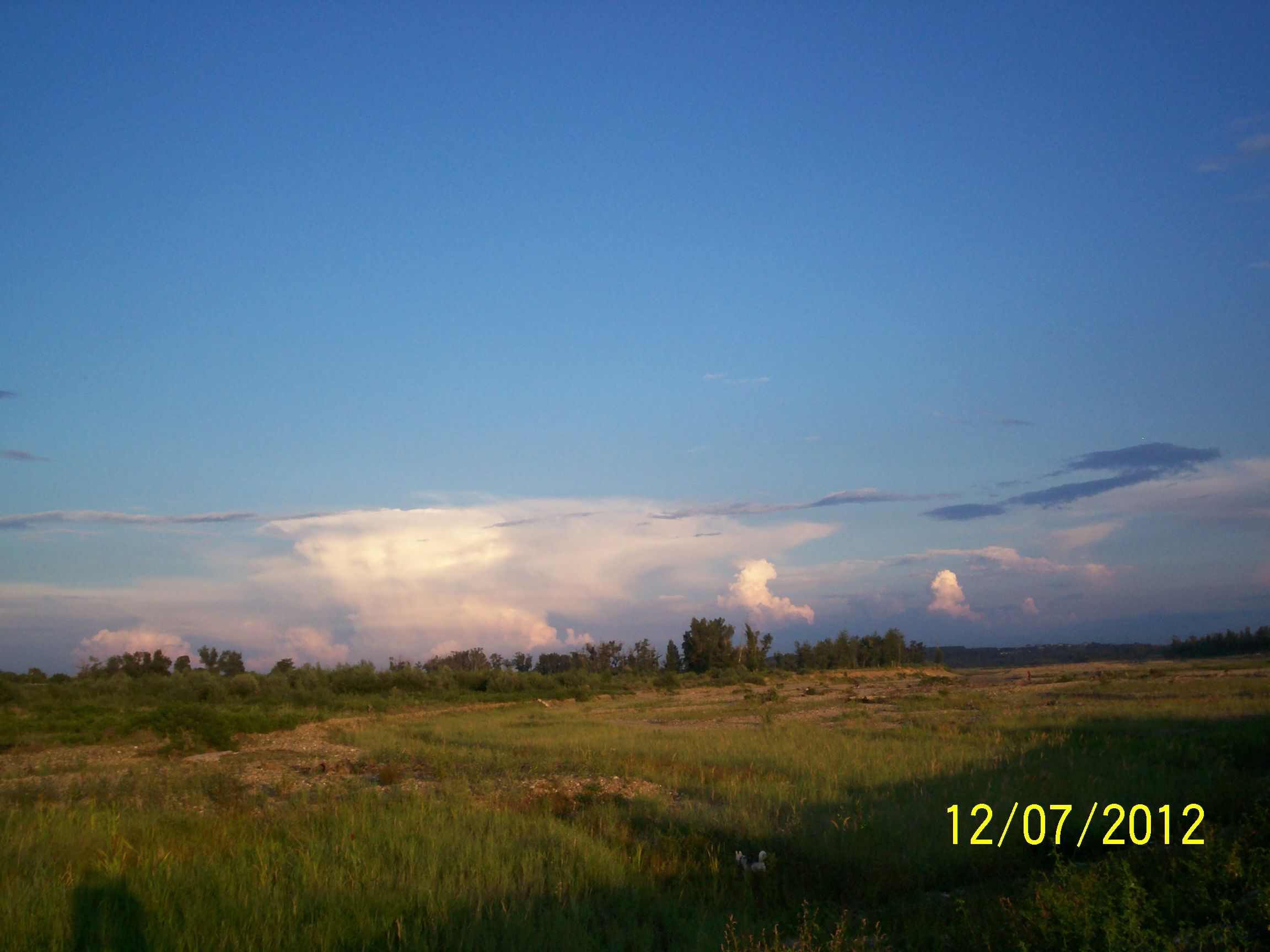 облака над горами с юга от г. Белореченска, июль 2012.JPG