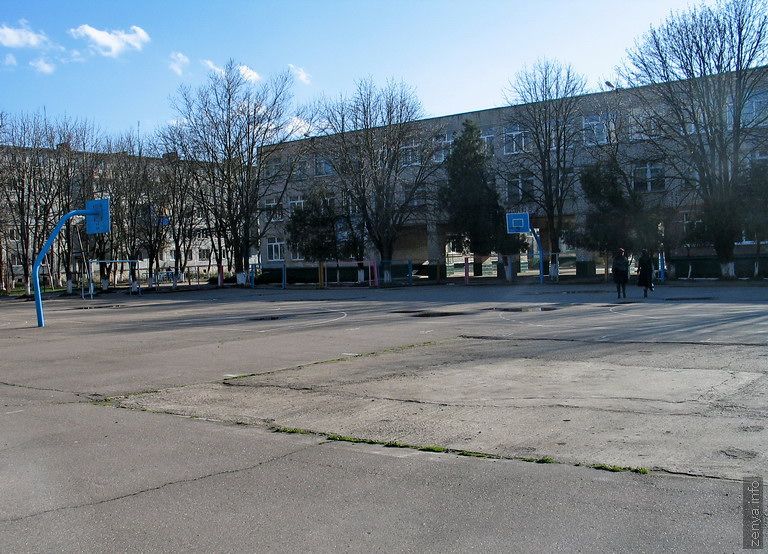 25483-school5