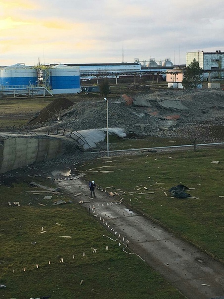 zoP8Ml08Eq0.jpg