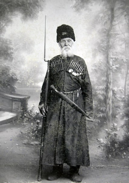 GcgLB8emMq4.jpg